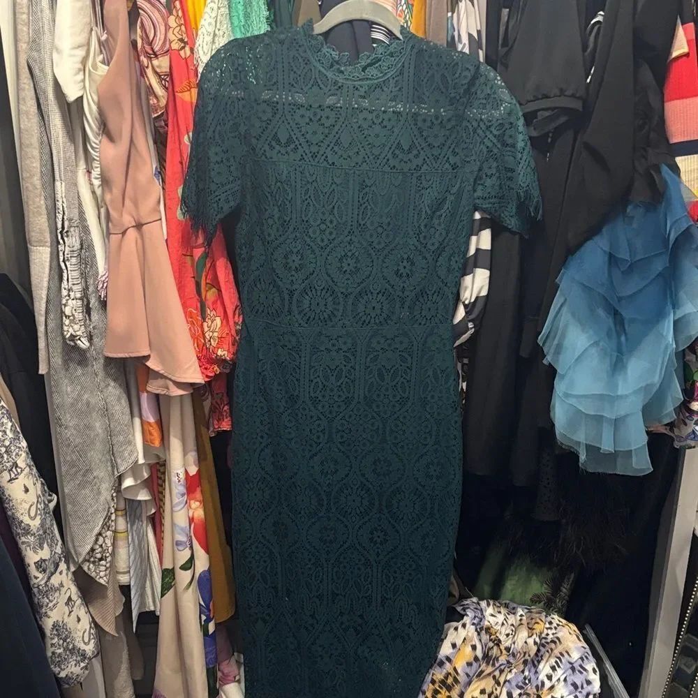 Vici size small,โElegant Lace Green Dress brand Just Me